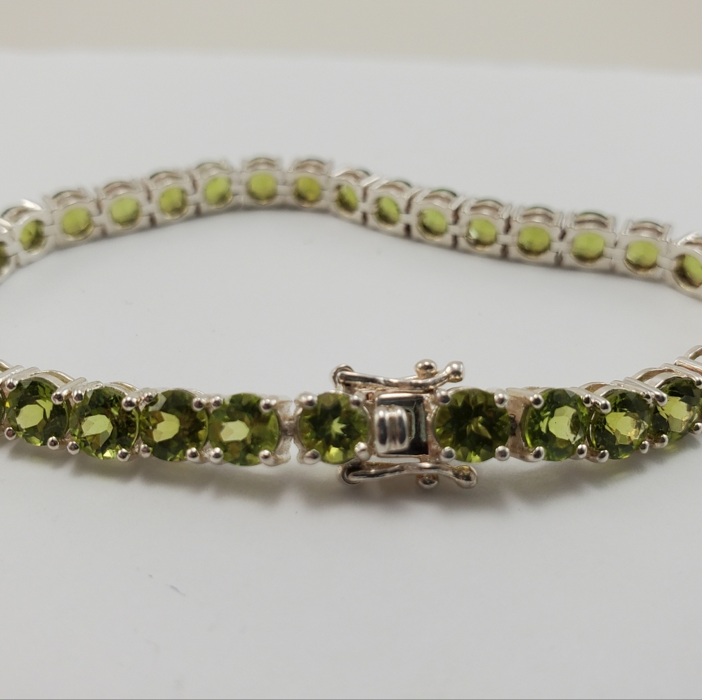LIME COLORED STONE TENNIS BRACELET